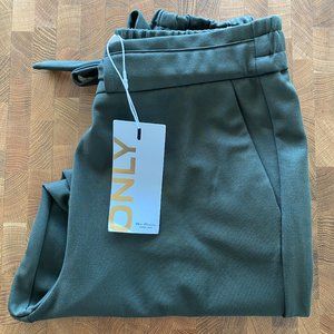 ONLY ECO-FRIENDLY CARGO PANTS